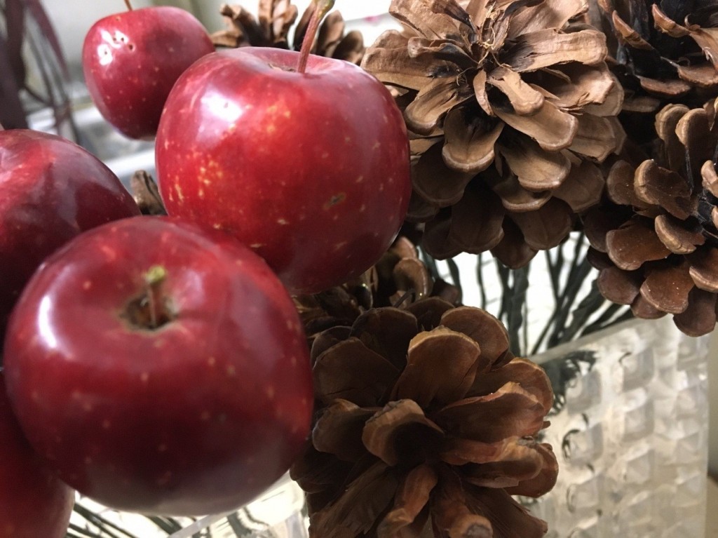 【BLOG】クリスマス装飾にかかせない小物