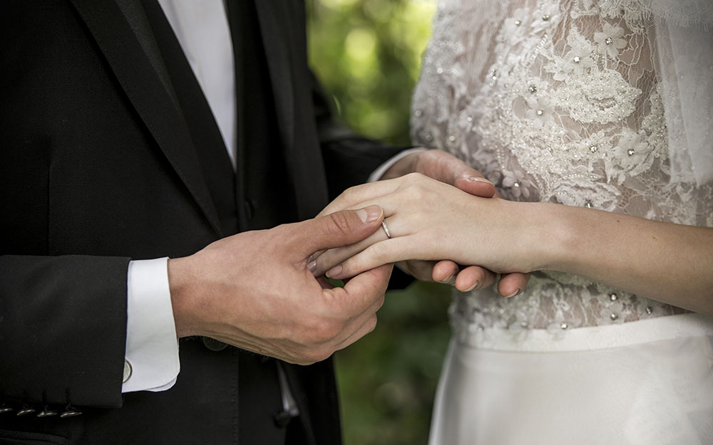 結婚式に遅刻する時や途中で抜ける時のマナーについて